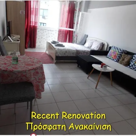 Ladadika Apartment