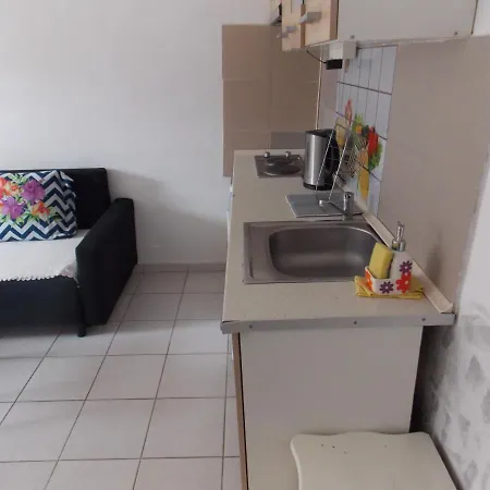 Ladadika Apartment