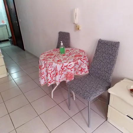 Ladadika Apartment *