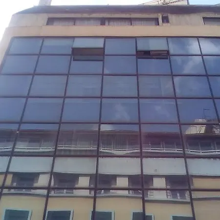 Ladadika Apartment *