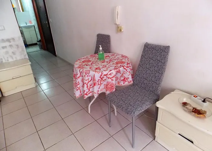 Ladadika Apartment *