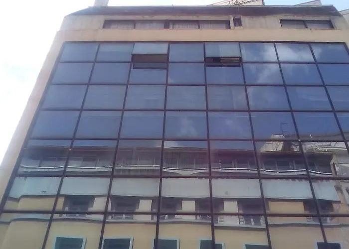 Ladadika Apartment *